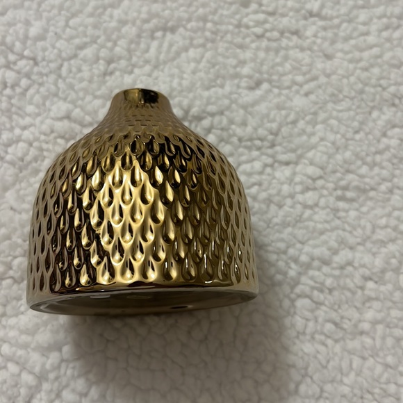 Small Gold Decorative Vase - Picture 3 of 4